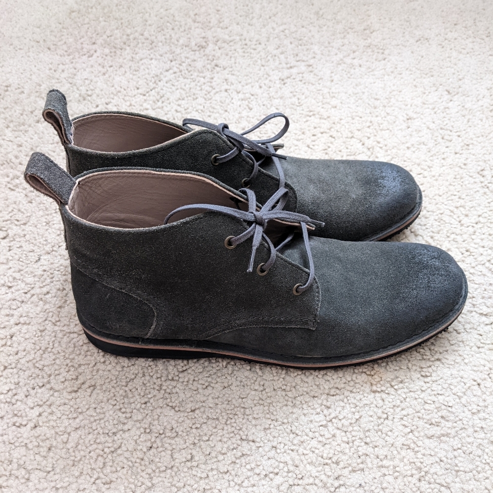Andrew Marc suede chukka boots